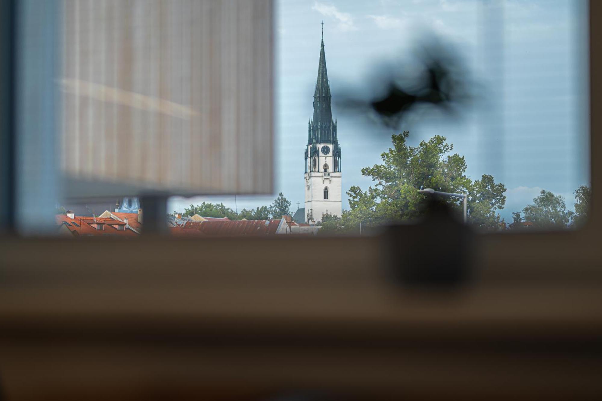 Tower Apartments Orchid & Amber Spišská Nová Ves エクステリア 写真