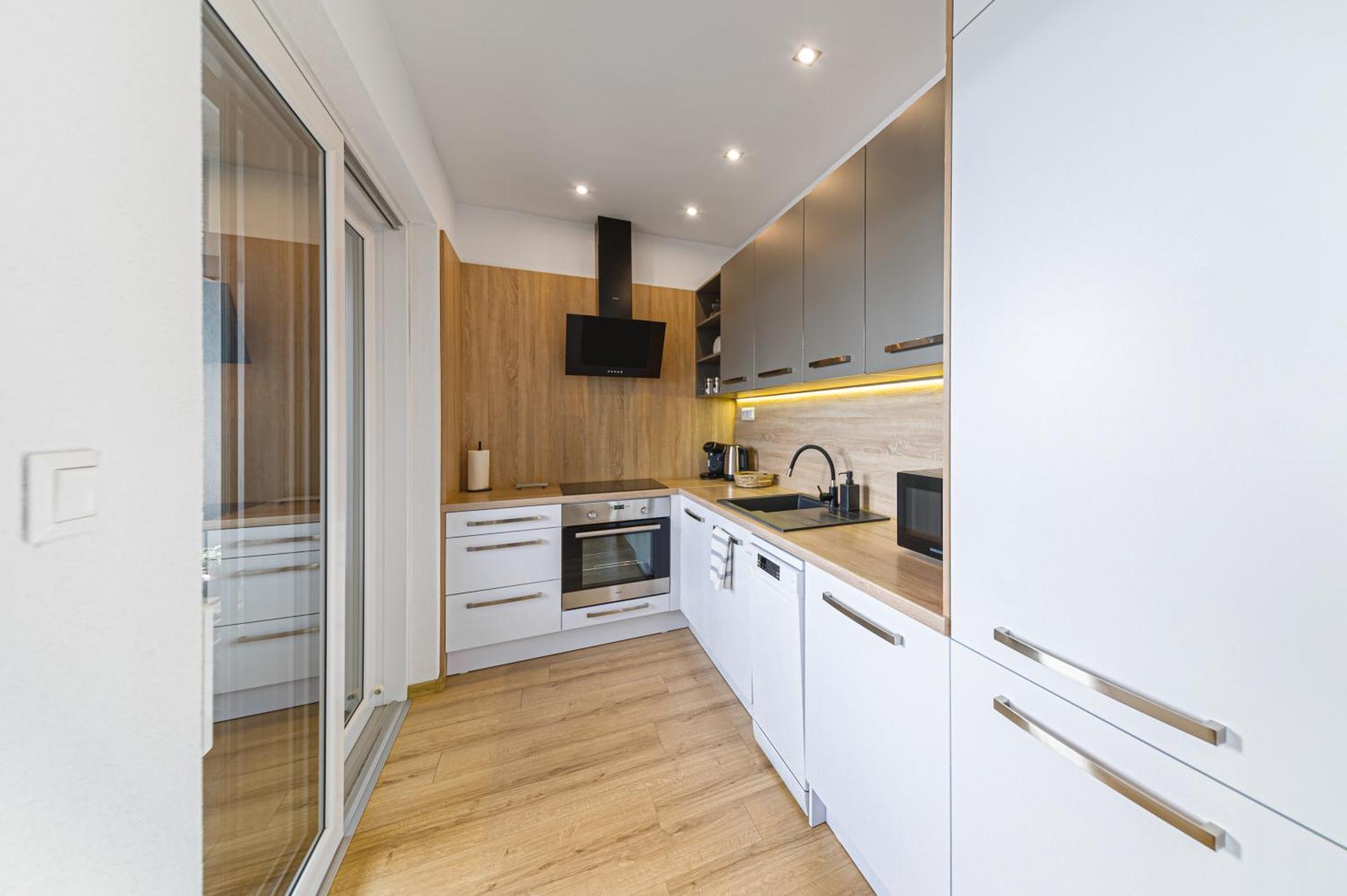 Tower Apartments Orchid & Amber Spišská Nová Ves エクステリア 写真